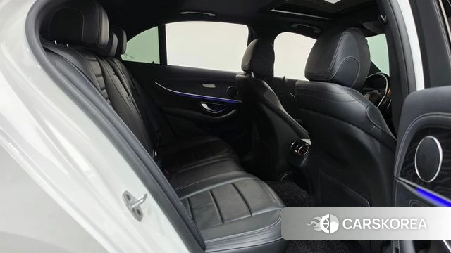 Mercedes-Benz E-Class W213 2020 Белый из Кореи, фото 2