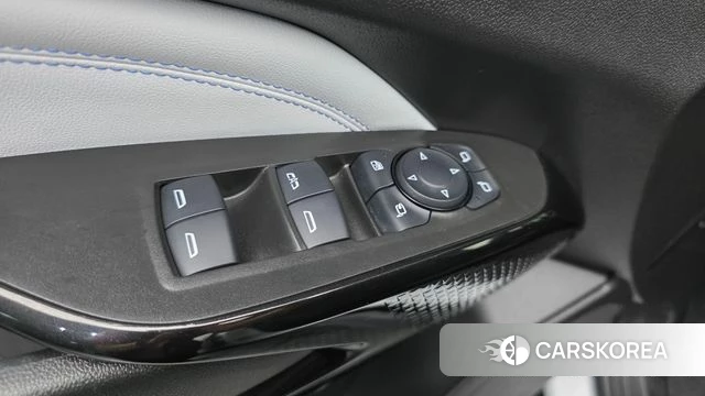 Chevrolet (GM Daewoo) Trax Crossover 2023 Белый из Кореи, фото 2