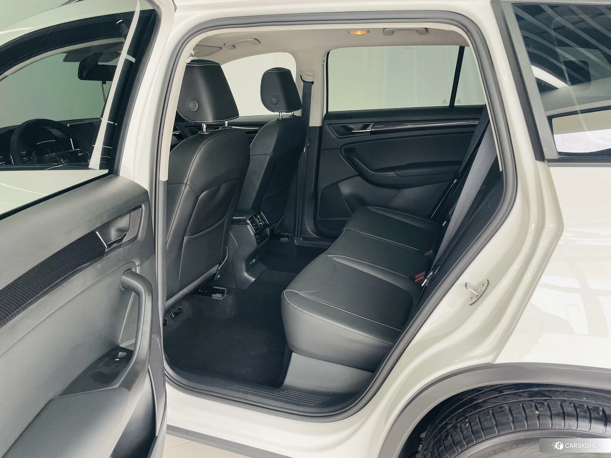 Skoda Kodiaq 2023 Белый из Китая, фото 2