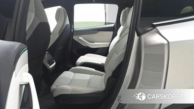 Tesla Model Y 2026 Серебристо-серый из Кореи, фото 2