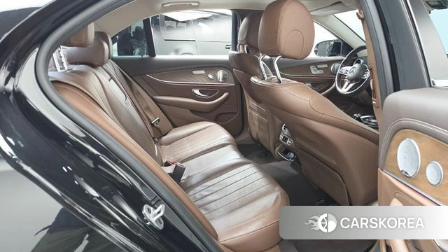 Mercedes-Benz E-Class W213 2020 Черный из Кореи, фото 2