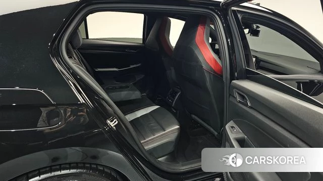 Volkswagen Golf 8th Generation 2024 Черный из Кореи, фото 2
