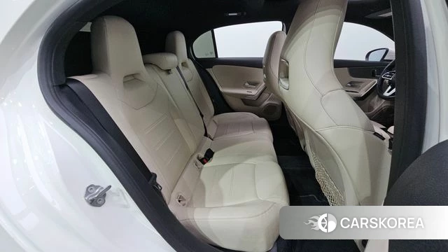 Mercedes-Benz A-Class W177 2019 Белый из Кореи, фото 2