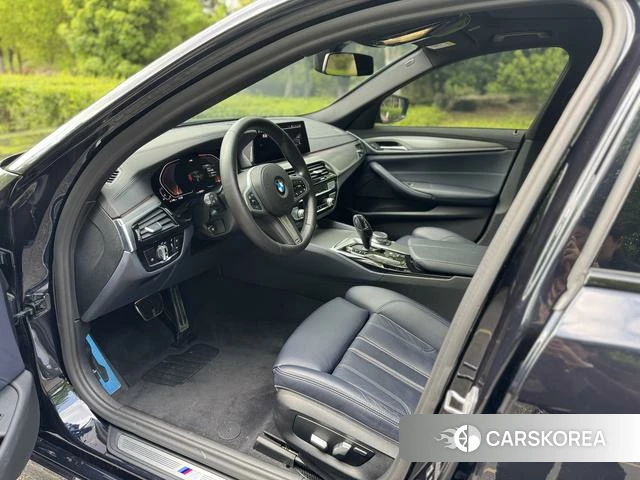 BMW 5 series 2020 Черный из Китая, фото 2