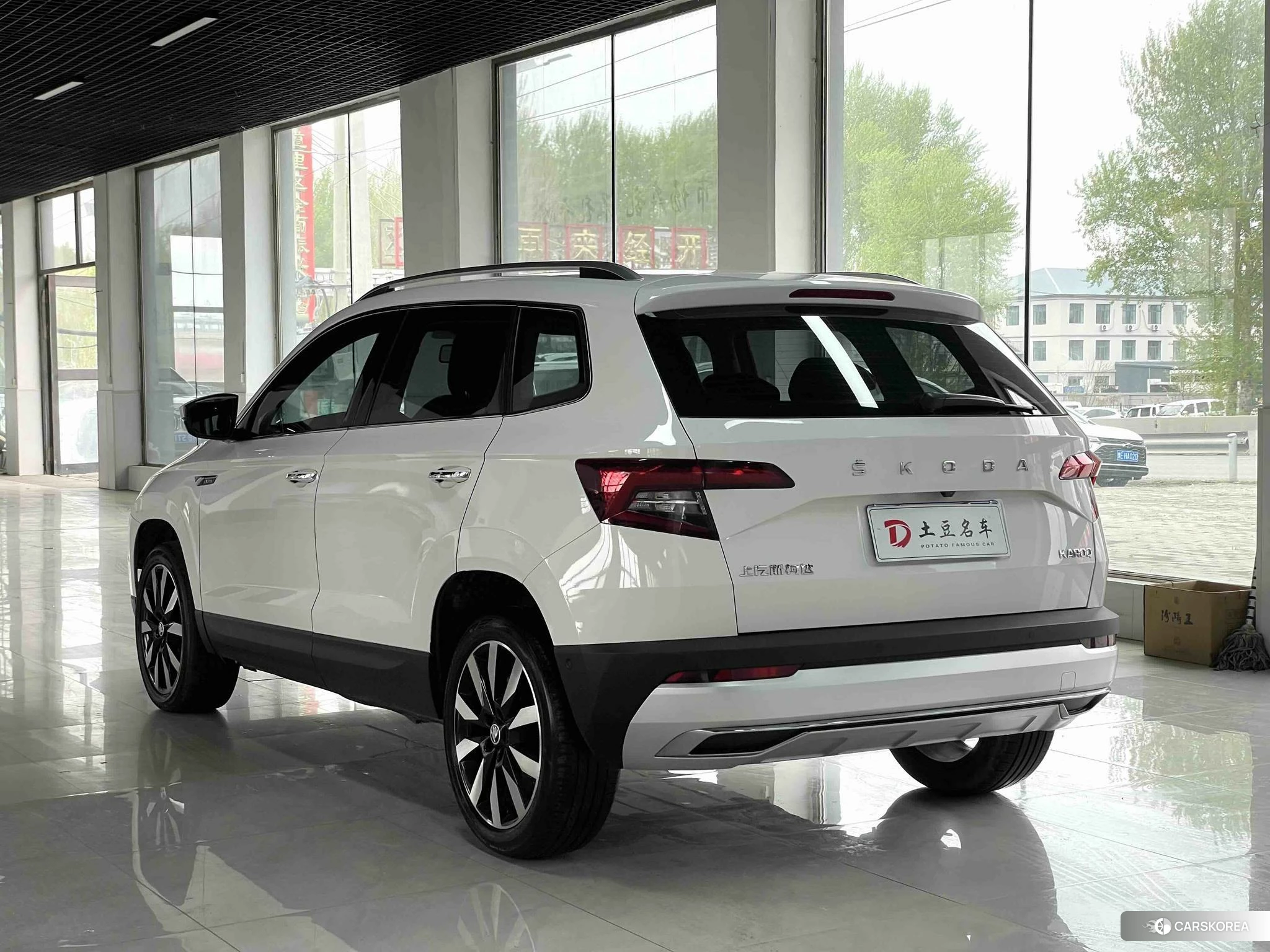Skoda Karoq 2020 Белый из Китая, фото 2
