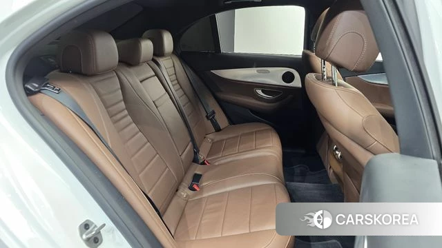 Mercedes-Benz E-Class W213 2020 Белый из Кореи, фото 2