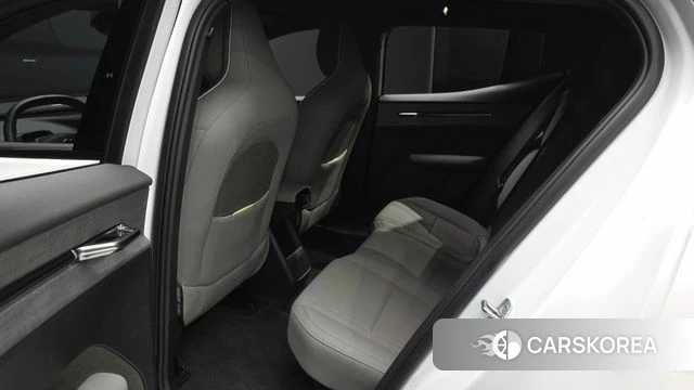 Volvo EX30 2026 Белый из Кореи, фото 2