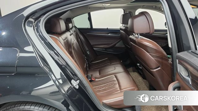 BMW 5 Series (G30) 2022 Черный из Кореи, фото 2