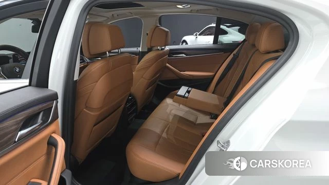 BMW 5 Series (G30) 2020 Белый из Кореи, фото 2