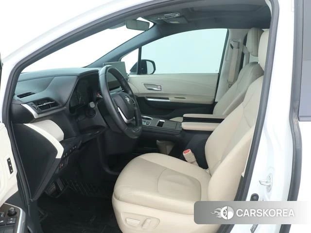 Toyota Granvia 2024 Белый из Китая, фото 2
