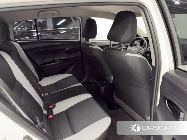 Toyota Yaris L 2021 Белый из Китая, фото 2