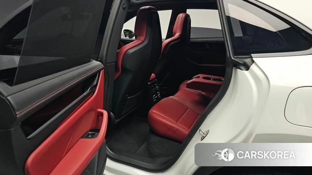 Porsche Makan EV 2025 Белый из Кореи, фото 2
