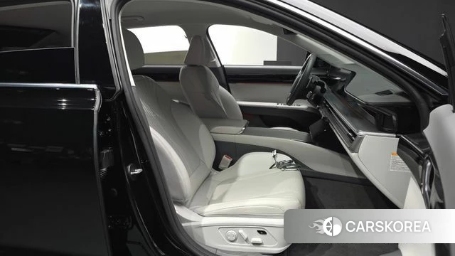Hyundai Grandeur Hybrid (GN7) 2023 Черный из Кореи, фото 2