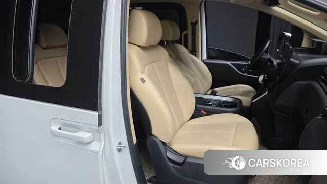 Hyundai Staria 2021 Белый из Кореи, фото 2