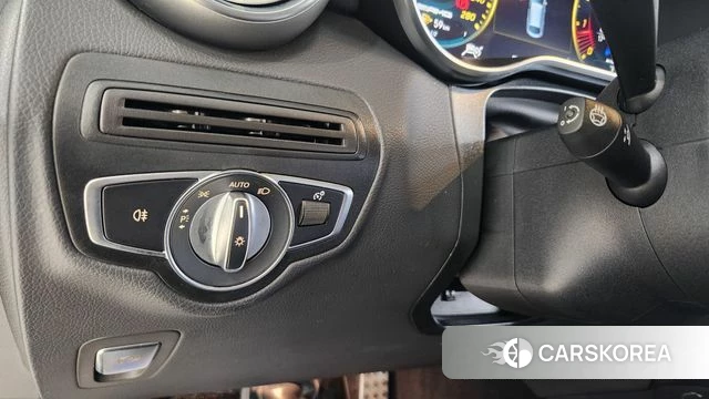 Mercedes-Benz GLC-Class X253 2022 Черный из Кореи, фото 2