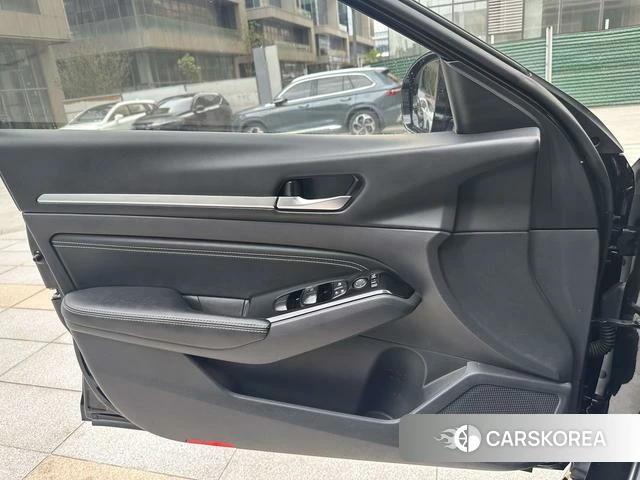 Nissan Altima 2022 Черный из Китая, фото 2