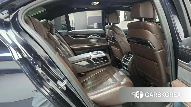BMW 7 Series (G11) 2018 Черный из Кореи, фото 2
