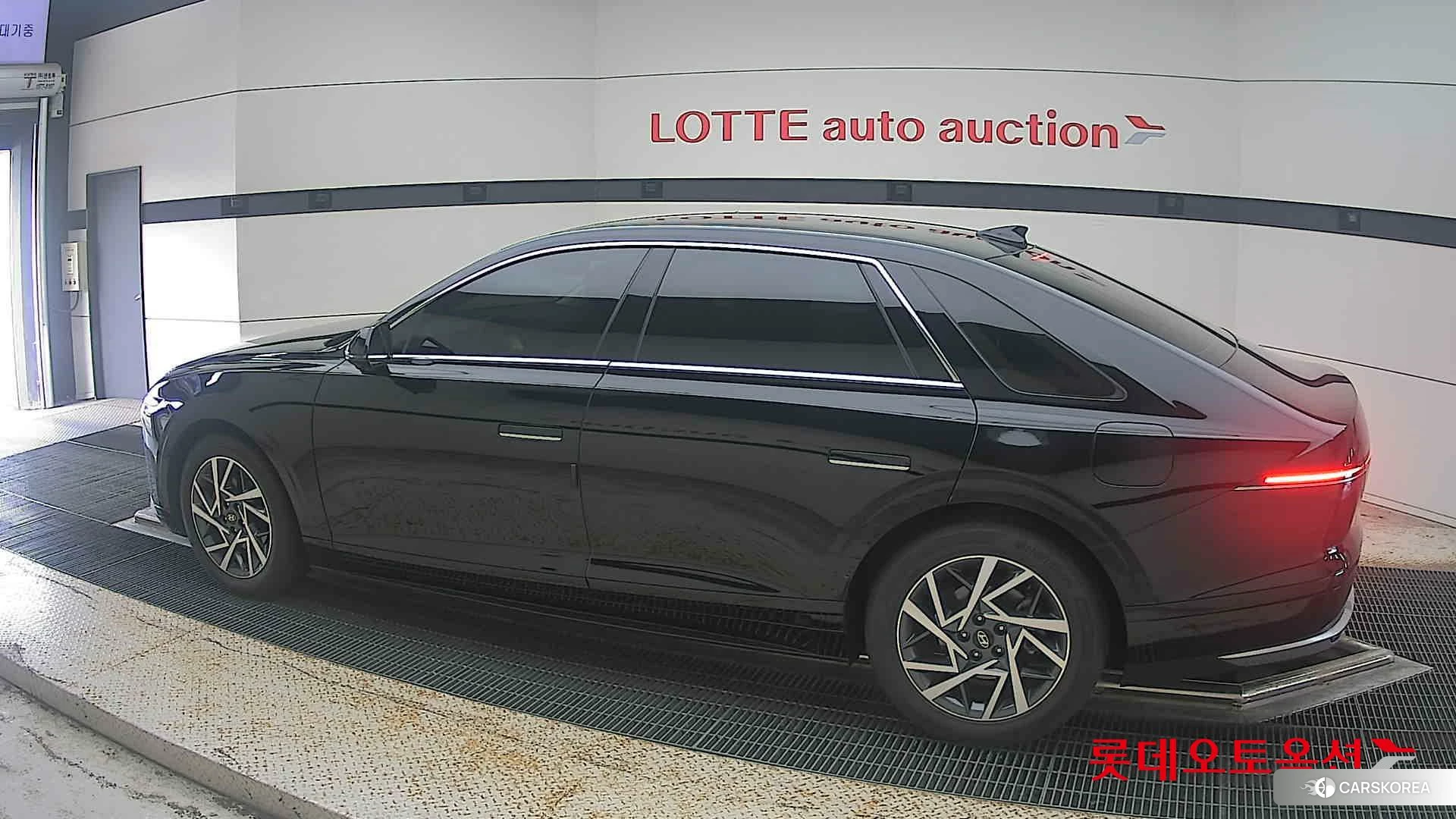 Hyundai Grandeur Hybrid 2023 Abyss Black Pearl из Кореи, фото 2