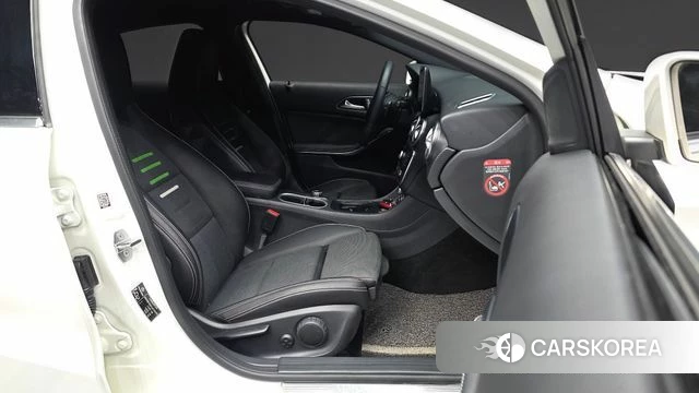 Mercedes-Benz A-Class W176 2018 Белый из Кореи, фото 2