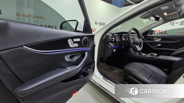Mercedes-Benz E-Class W213 2019 Белый из Кореи, фото 2