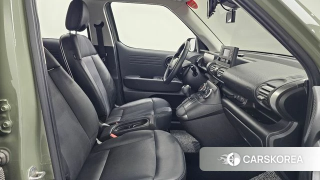 Hyundai Casper 2023 Темно-зеленый из Кореи, фото 2