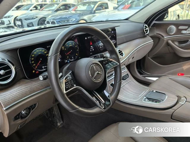 Mercedes-Benz E-Class 2023 Черный из Китая, фото 2