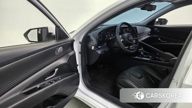 Hyundai The New Avante (CN7) 2023 Белый из Кореи, фото 2
