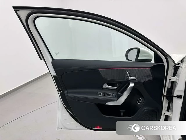 Mercedes-Benz A-Class 2023 Белый из Китая, фото 2