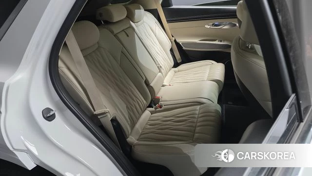 Genesis GV70 2022 Белый из Кореи, фото 2