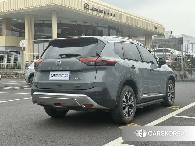Nissan X-Trail 2022 Серебристо-серый из Китая, фото 2