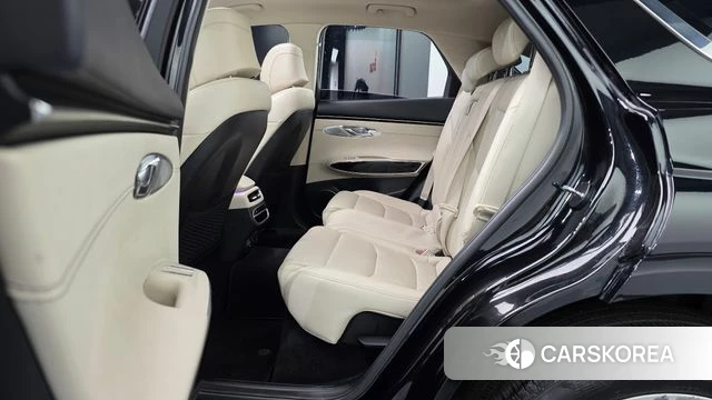 Genesis GV70 2021 Черный из Кореи, фото 2