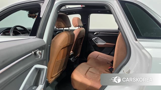 Audi Q3 (F3) 2022 Белый из Кореи, фото 2
