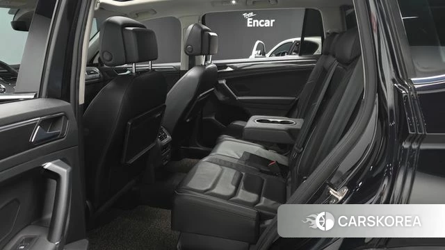 Volkswagen Tiguan Allspace 2018 Черный из Кореи, фото 2