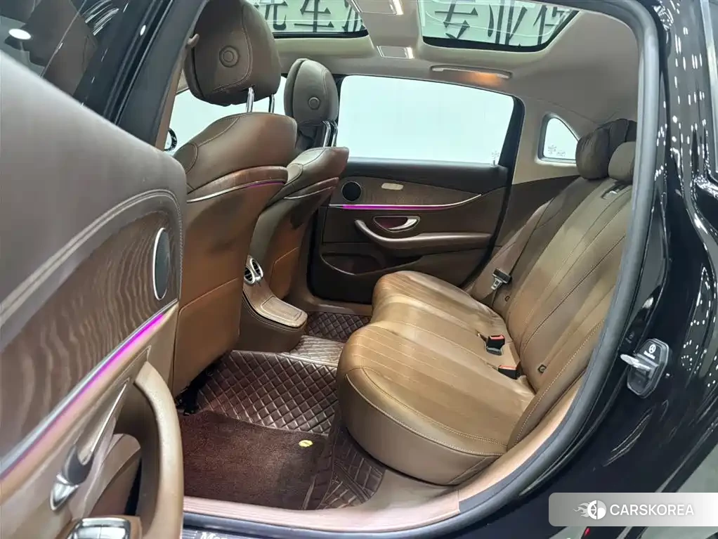 Mercedes-Benz E-Class 2022 Черный из Китая, фото 2