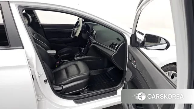 Hyundai Avante AD 2018 Белый из Кореи, фото 2