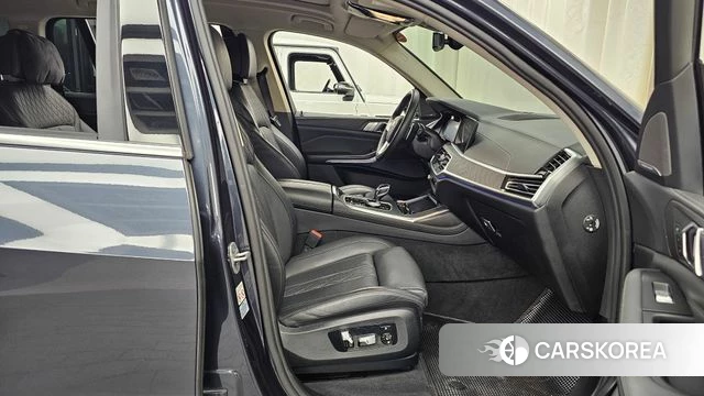 BMW X7 (G07) 2022 Серый из Кореи, фото 2