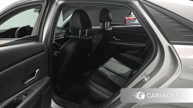 Hyundai Avante (CN7) 2022 Серебристо-серый из Кореи, фото 2