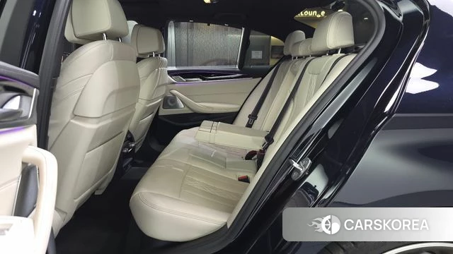 BMW 5 Series (G30) 2021 Черный из Кореи, фото 2