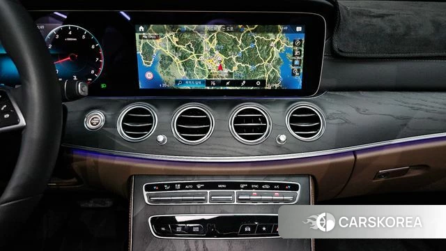 Mercedes-Benz E-Class W213 2023 Белый из Кореи, фото 2