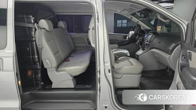 Hyundai The New Grand Starex 2019 Серебристо-серый из Кореи, фото 2