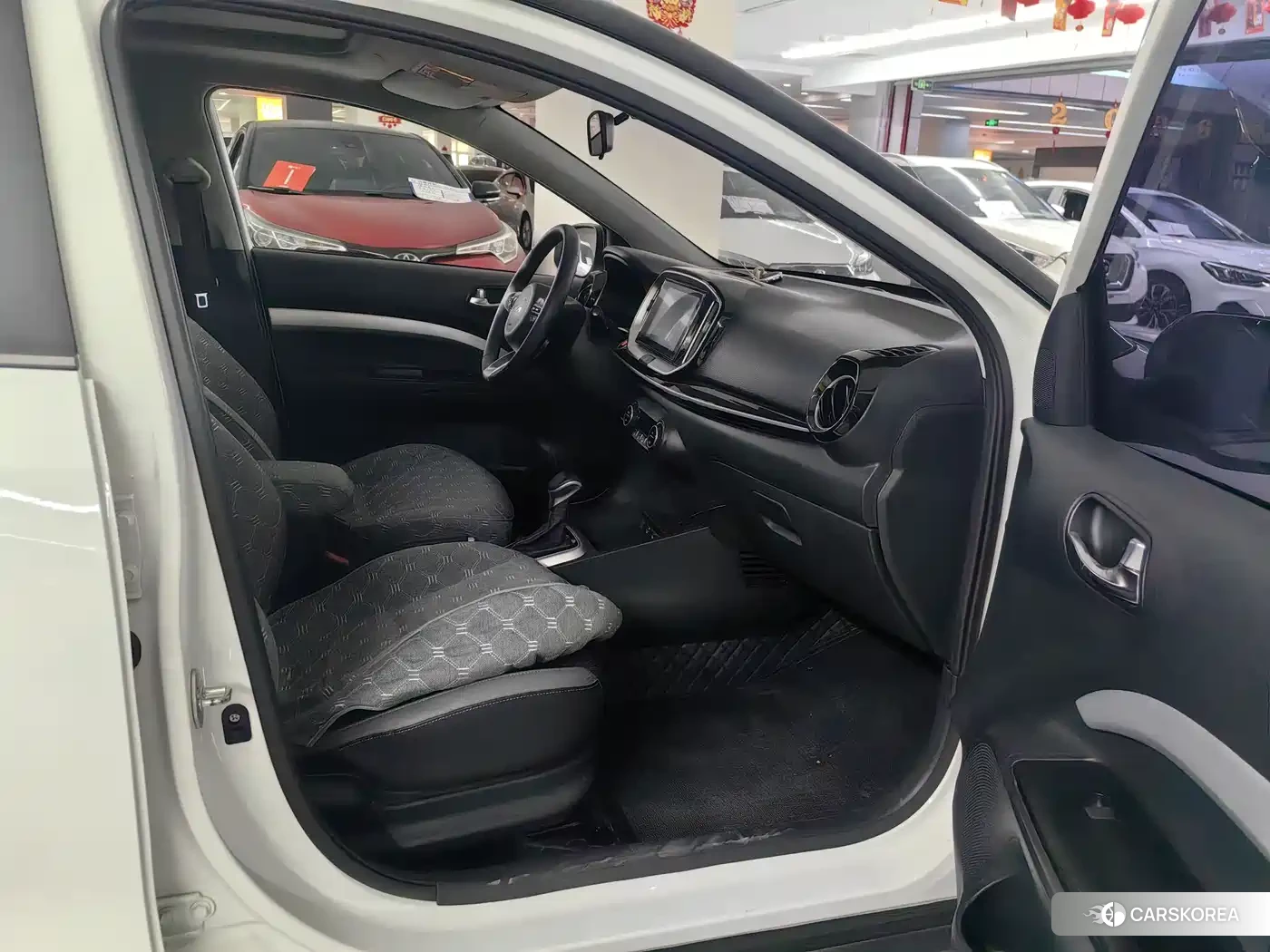 Kia KX1 2023 Белый из Китая, фото 2