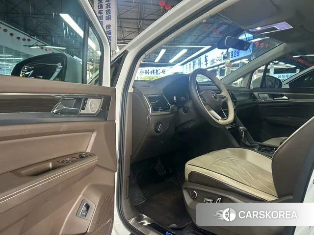 Volkswagen Viloran 2021 Белый из Китая, фото 2