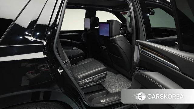 Cadillac Escalade 5th Generation 2025 Черный из Кореи, фото 2