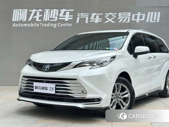 Toyota Sienna 2023 Белый из Китая, фото 2