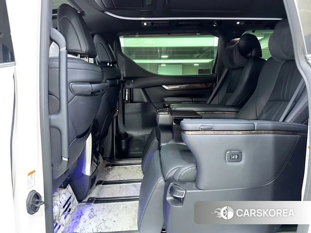 Toyota Alphard 2022 Белый из Китая, фото 2