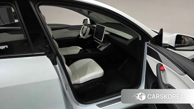 Tesla Model Y 2025 Белый из Кореи, фото 2