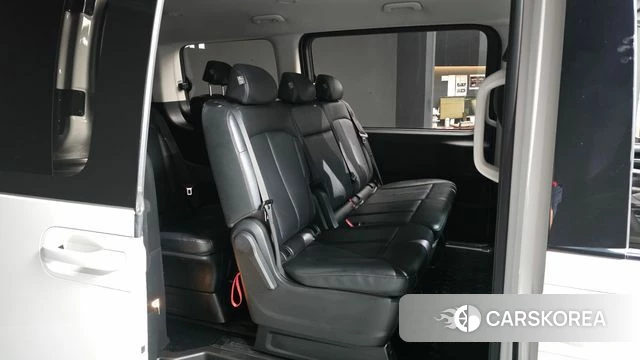 Hyundai Staria 2022 Белый из Кореи, фото 2