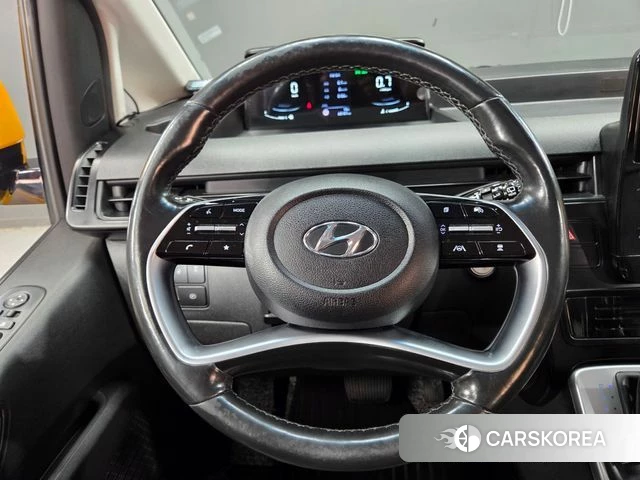 Hyundai Staria 2022 Желтый из Кореи, фото 2
