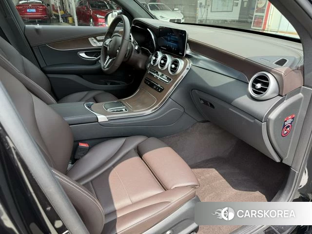 Mercedes-Benz GLC 2022 Черный из Китая, фото 2