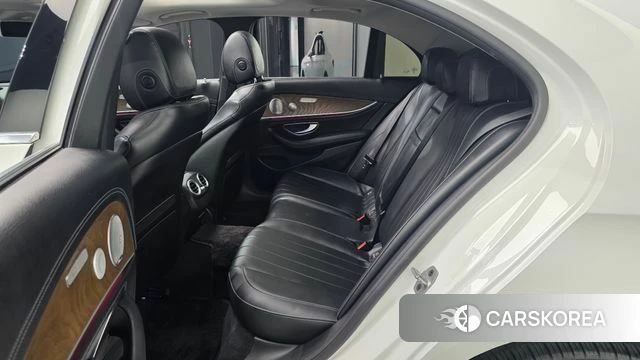 Mercedes-Benz E-Class W213 2019 Белый из Кореи, фото 2